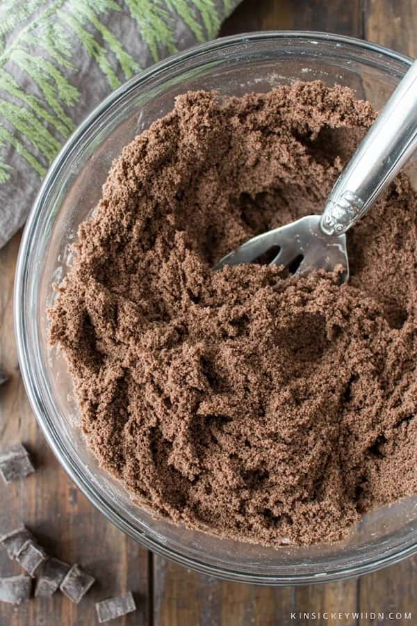 chocolate crinkle cookies dough