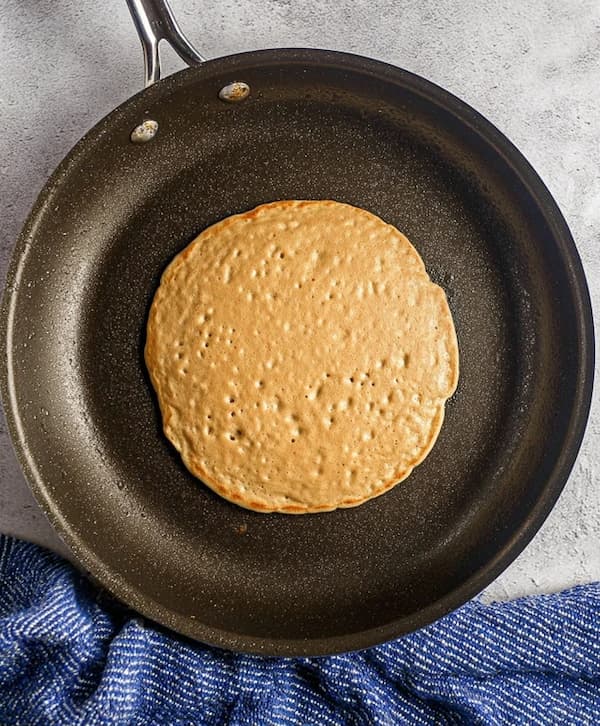 oatmeal pancakes baking