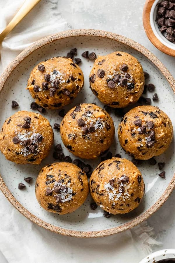chocolate chip cookie dough energy balls