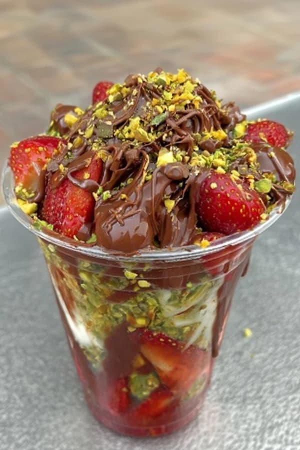 dubai strawberry chocolate cup recipe