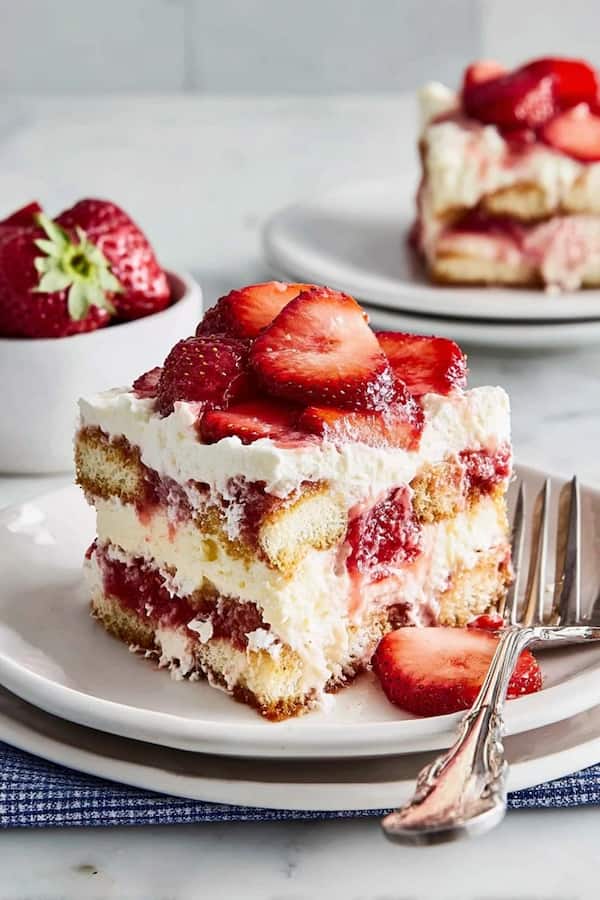 strawberry and cream tiramisu