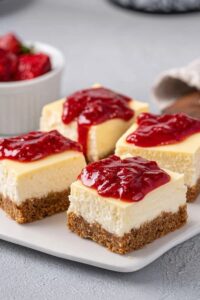 strawberry no bake cheesecake bars